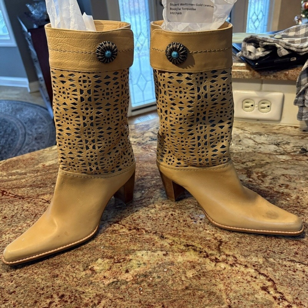 Stuart Weitzman  6M Leather  Gold‎ W/Turquoise Medallion NWT  Spot On Toe